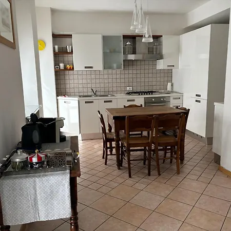 Tranquillo Trilocale In Centro Storico شقة بييلا